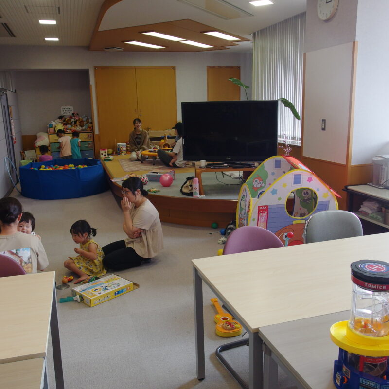 おもちゃ図書館は今日も賑わっています