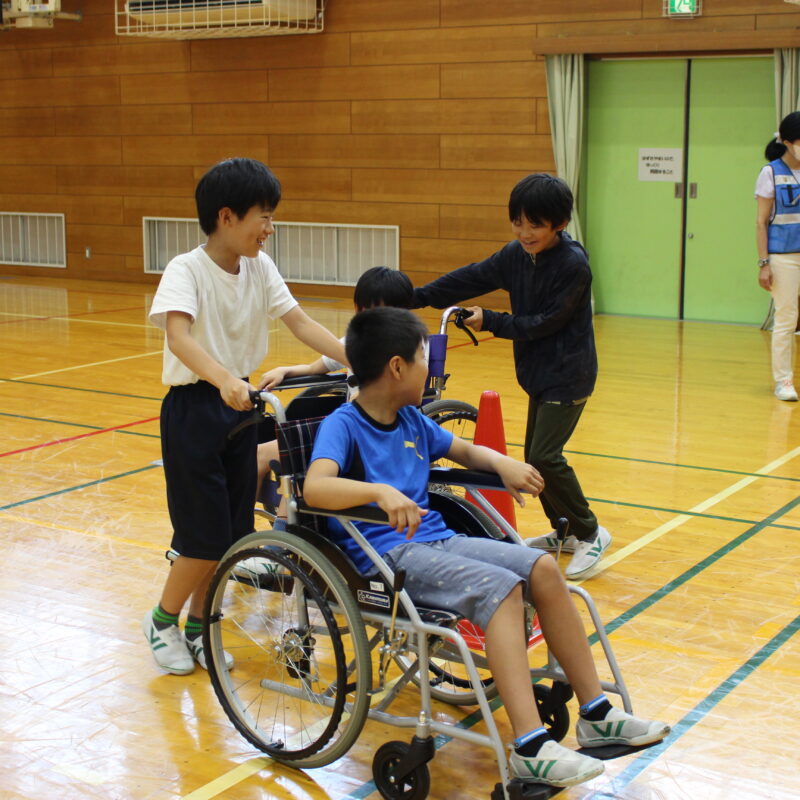 恵那北小学校福祉体験学習～高齢者・車いす体験～