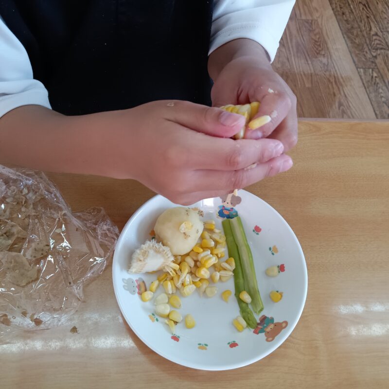 おひさま　小学生クッキング　夏野菜パイ