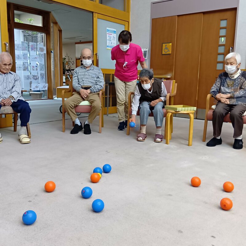 岩村デイサービス　ボッチャで真剣勝負！