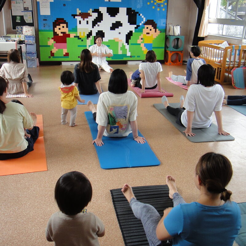 中野児童センター　ママと子どもの子育てサロンHugHug