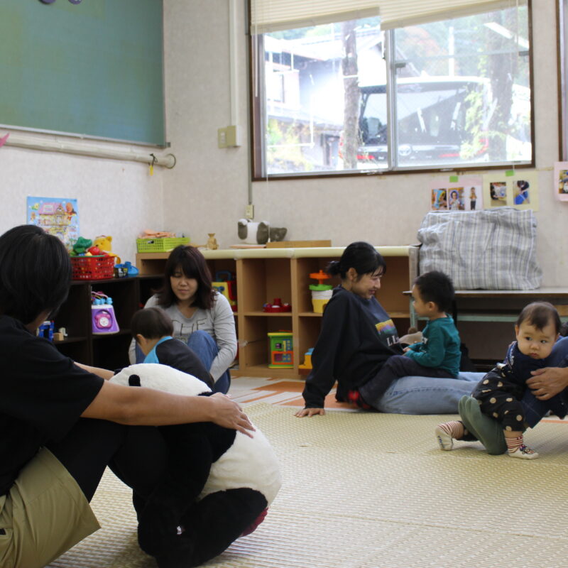 子育てサロン『ぎゅーっと』へ訪問してきました