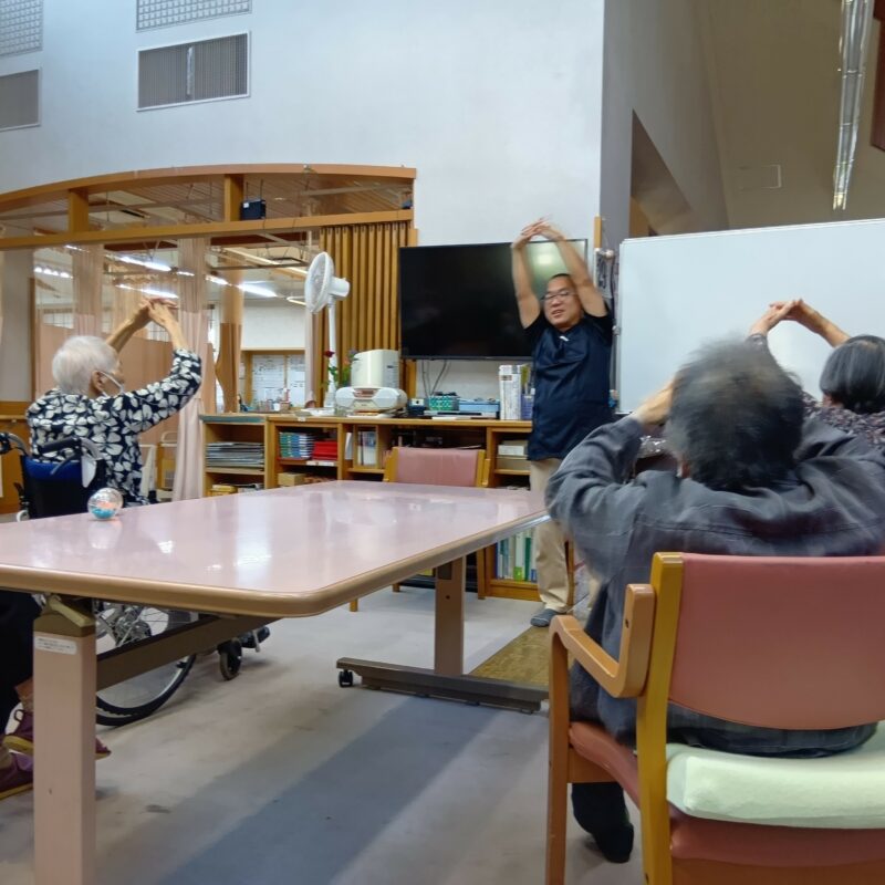 岩村デイサービス　金森先生の体操