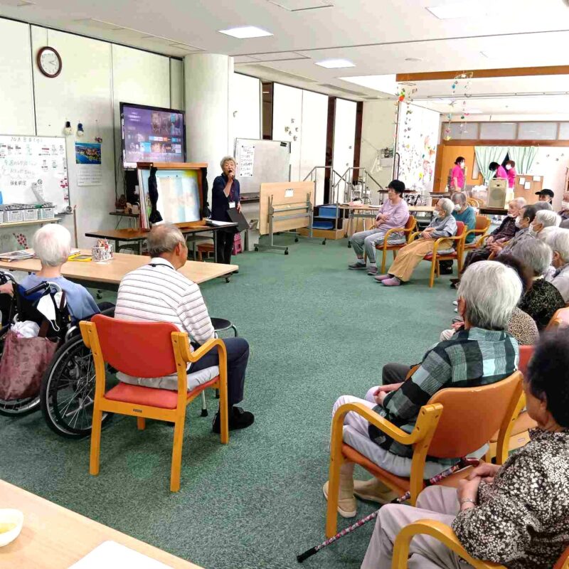 読み聞かせの会さんが来てくださいました