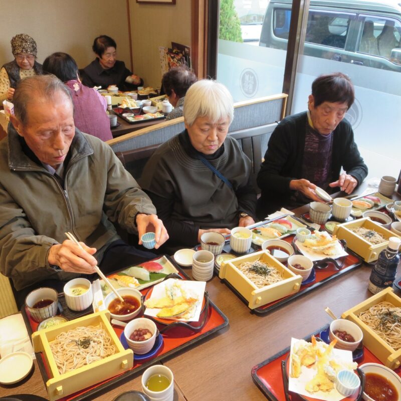 いきいき教室岩村　外出レクの様子