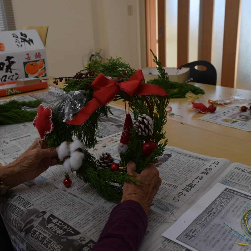 上本郷おしゃべりの会訪問！X’masリース＆お正月飾りに大変身アレンジメント
