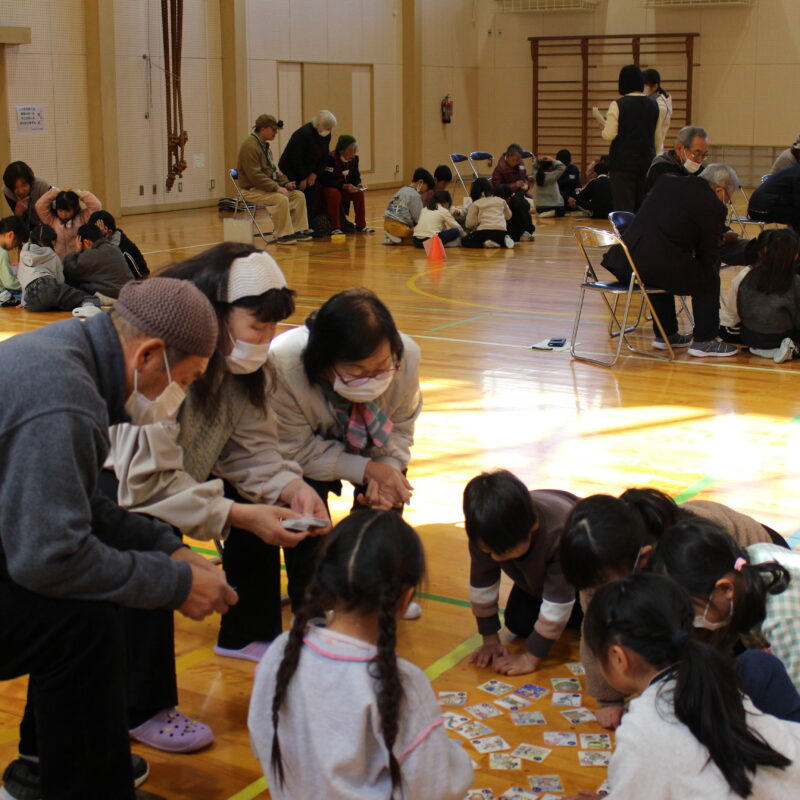 児童と高齢者の交流会～大井第二小学校～