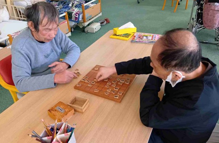 将棋を楽しまれています