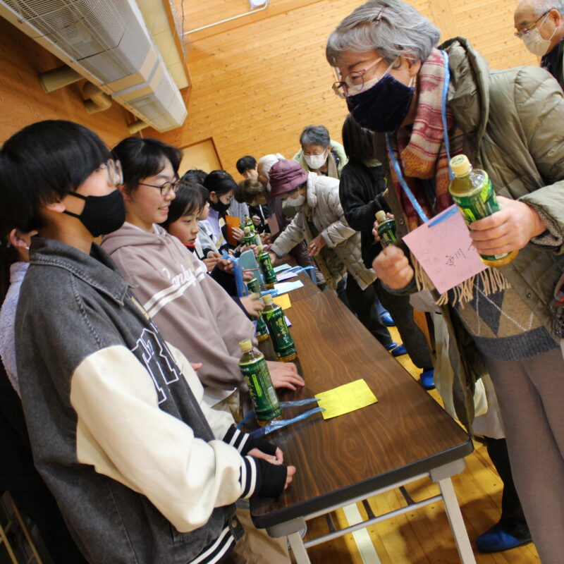 児童と高齢者の交流会～大井小学校～
