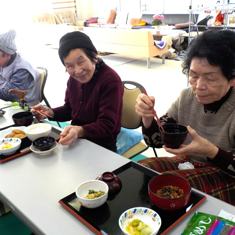 ご当地メニューを楽しんでいただきています