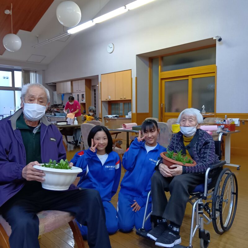 岩村デイサービス　中学生からの贈り物