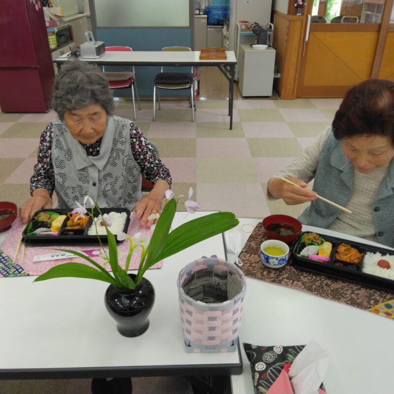 いきいき教室上矢作　手作りランチマットでお昼ごはん