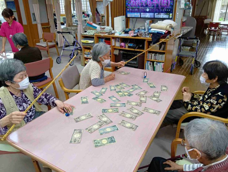 岩村デイサービスでお金釣り！？