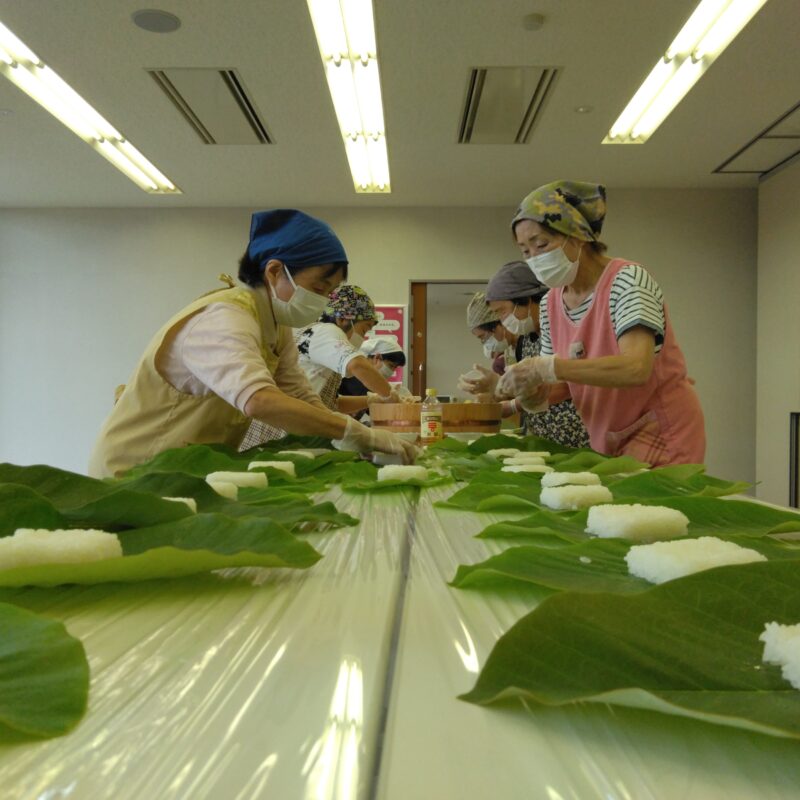 岩村支部「朴葉寿司」を提供🍣