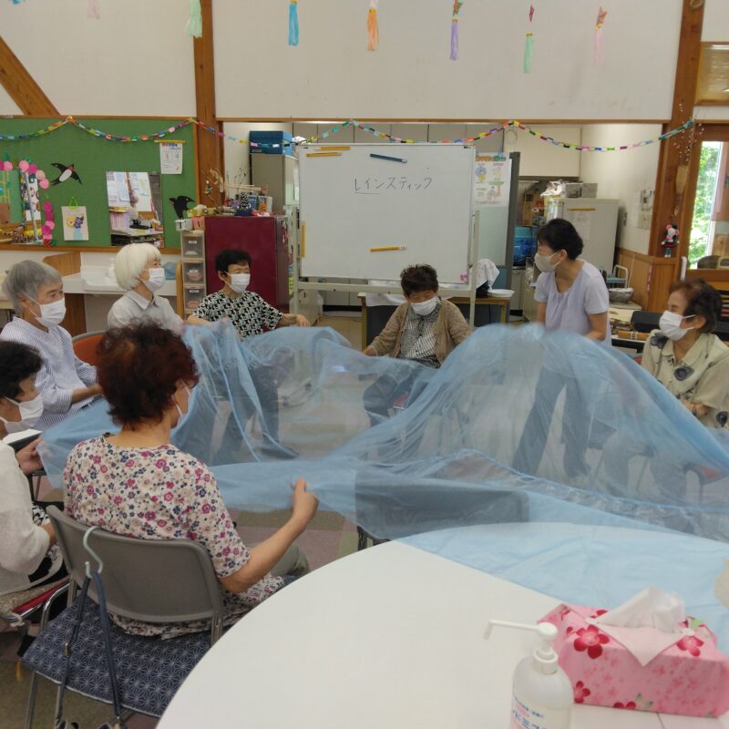 いきいき教室上矢作　西尾先生の音楽療法
