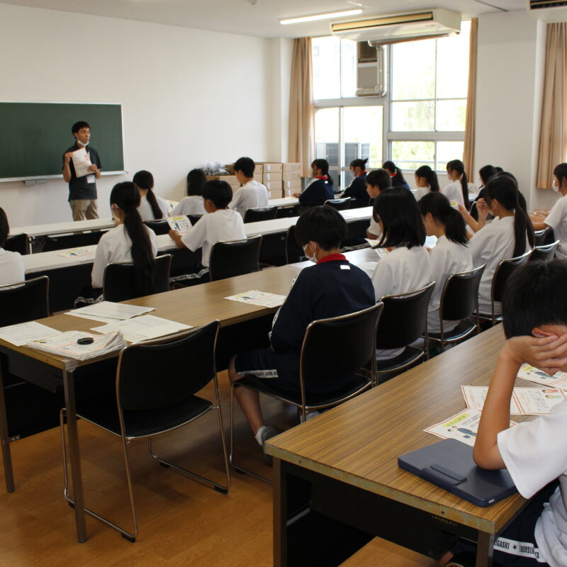 福祉施設体験ボランティアの事前オリエンテーションを行いました。